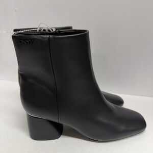 DKNY Caleena Flare Heel Leather Ankle Boots. Size 8